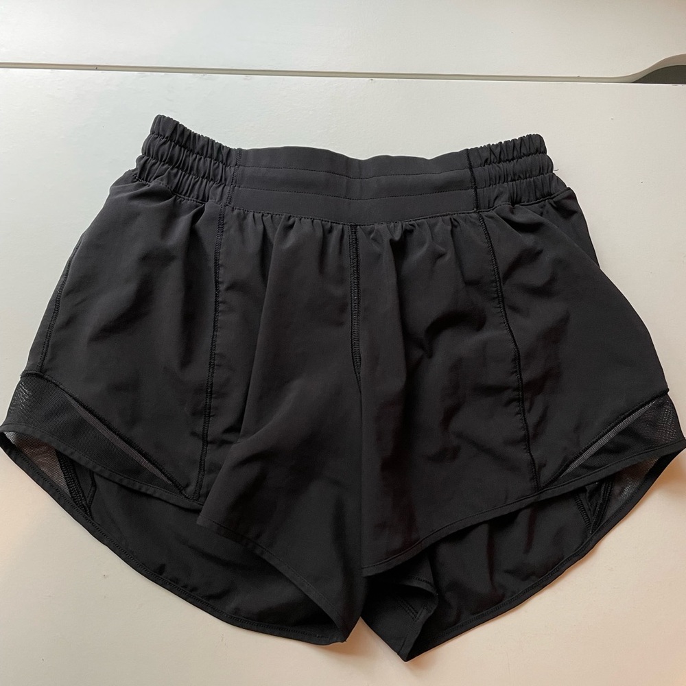 Lululemon LR Hotty Hot short 4”